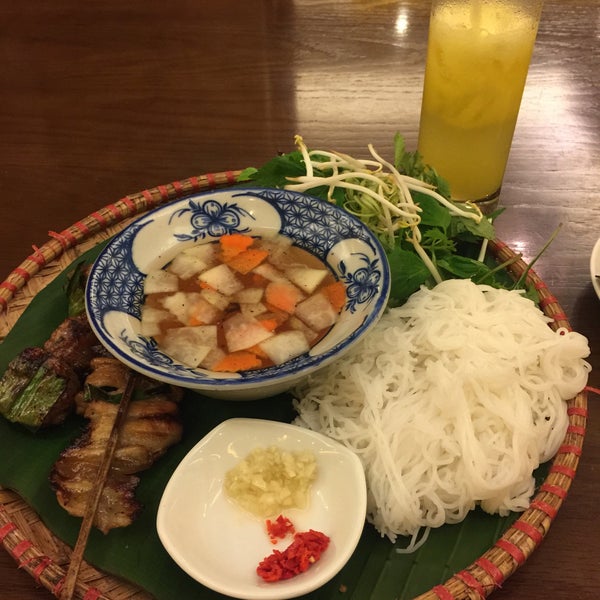 Das Foto wurde bei Quán Ăn Ngon von Sau am 3/27/2015 aufgenommen