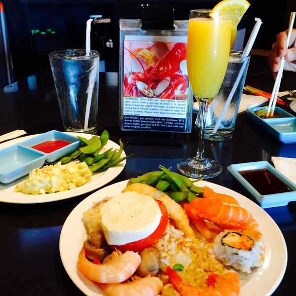 Photo taken at SanTo’s Modern American Buffet &amp; Sushi by Noy on 2/7/2016