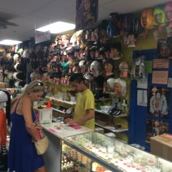 รูปภาพถ่ายที่ Easley&#39;s Fun Shop โดย Debbie E. เมื่อ 9/6/2016