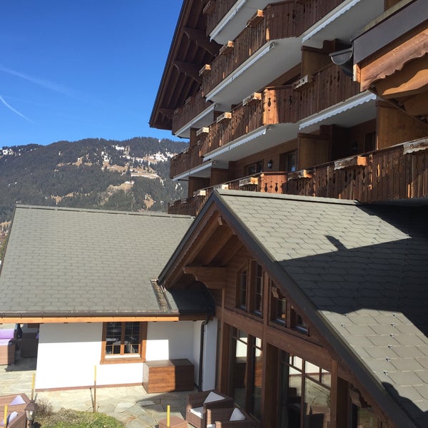 Photo taken at Chalet Royalp Hôtel &amp; Spa by Fidel on 2/23/2017