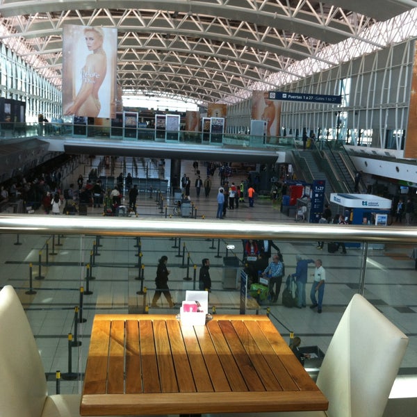 5/6/2013에 Bina S.님이 Aeropuerto Internacional de Ezeiza - Ministro Pistarini (EZE)에서 찍은 사진