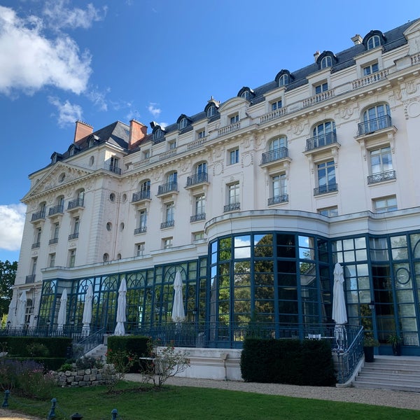 Photo taken at Waldorf Astoria Versailles - Trianon Palace by haru on 9/19/2022