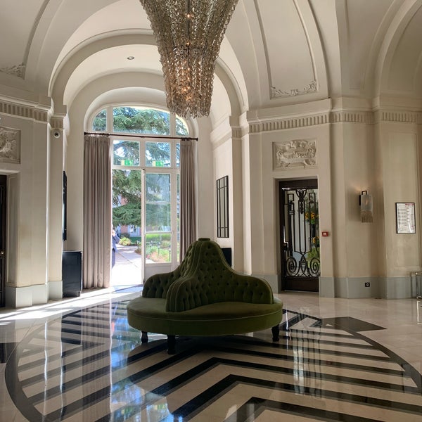 Photo taken at Waldorf Astoria Versailles - Trianon Palace by haru on 9/19/2022