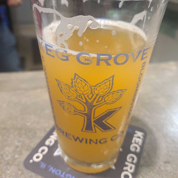 Photo taken at Keg Grove Brewing Company by Mark L. on 11/13/2021