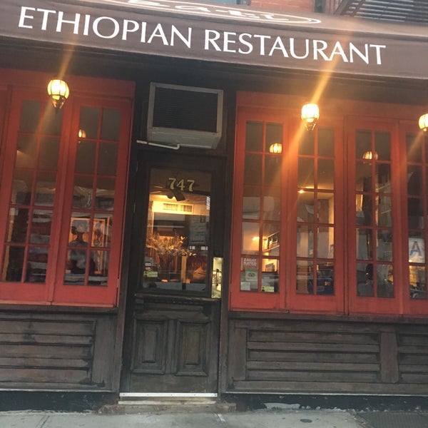 1/27/2017 tarihinde Jennifer H.ziyaretçi tarafından Bati Ethiopian Restaurant'de çekilen fotoğraf