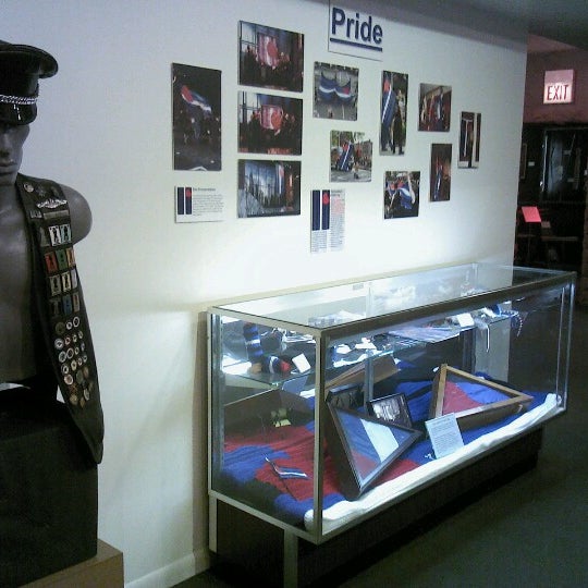 10/7/2012にScout T.がLeather Archives &amp; Museumで撮った写真