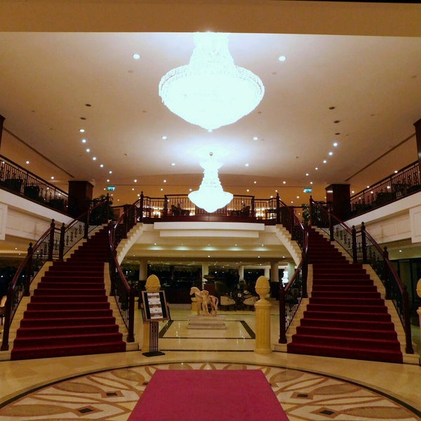 1/10/2017에 Yannis K.님이 Grand Hotel Excelsior에서 찍은 사진