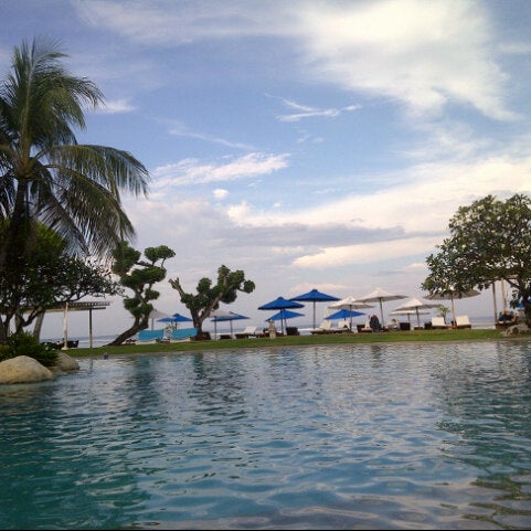 Снимок сделан в Grand Aston Bali Beach Resort пользователем Kertowijoyo 5/13/2013
