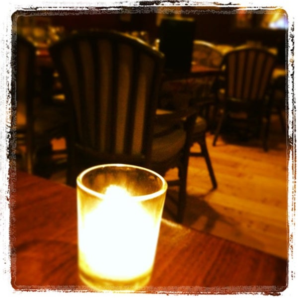 Foto scattata a Phoebe&#39;s Restaurant and Coffee Lounge da Chris il 1/18/2013
