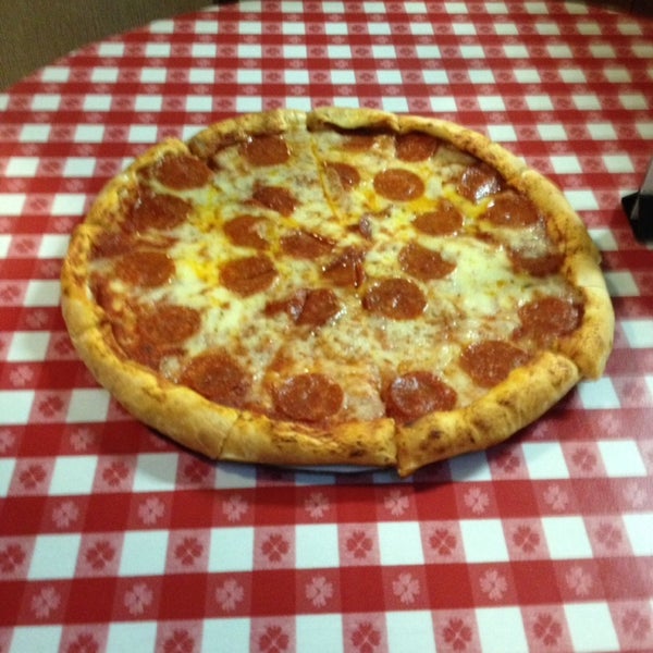 I really enjoyed Big Ed's classic pepperoni Pizza.  Absolutely want to go get "More"!!!