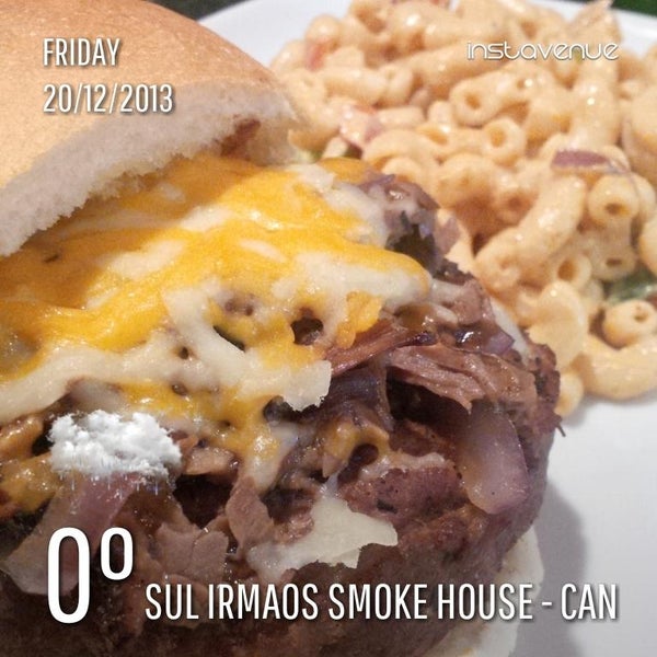 12/21/2013にKuttysarkがSul Irmaos Smoke Houseで撮った写真