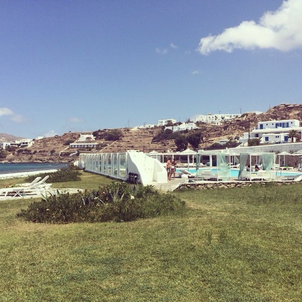 Foto tirada no(a) Mykonos Bay Hotel por emralezel em 8/5/2014