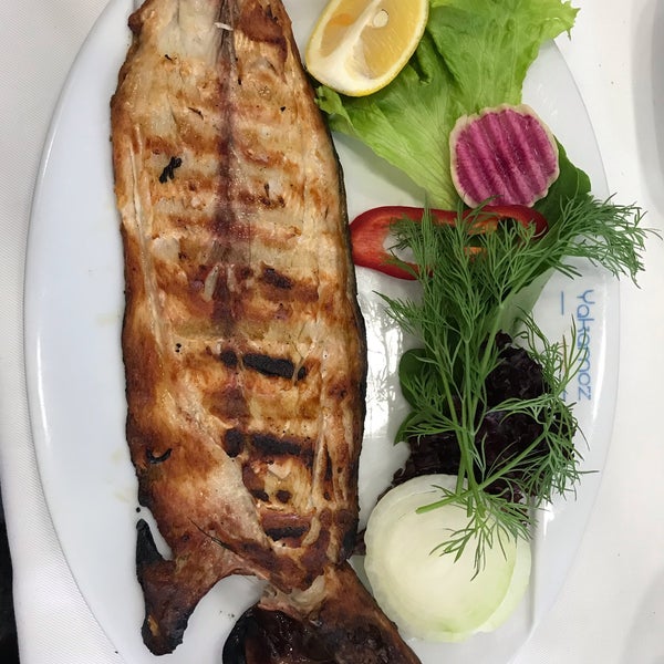 รูปภาพถ่ายที่ Beylerbeyi Yakamoz Restaurant โดย Oznur G. เมื่อ 11/20/2018