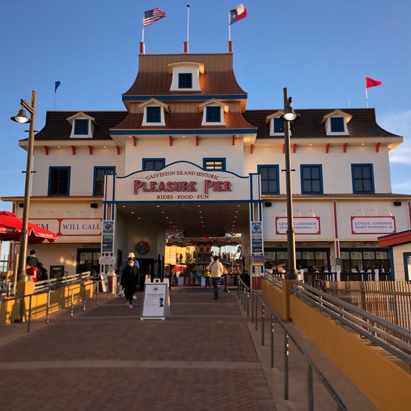 2/8/2021にZeb P.がGalveston Island Historic Pleasure Pierで撮った写真