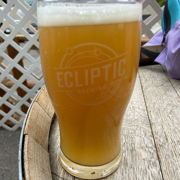 6/6/2021 tarihinde Jason C.ziyaretçi tarafından Ecliptic Brewing'de çekilen fotoğraf