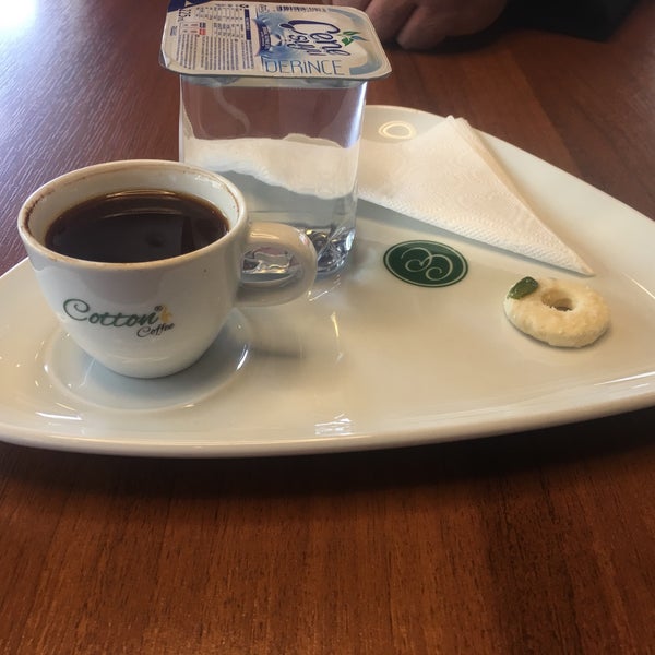 Foto tirada no(a) Cotton Coffee por Seda G. em 4/27/2019