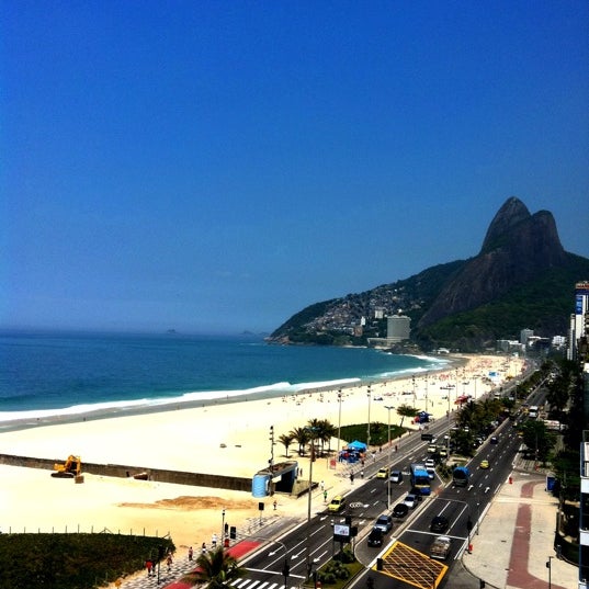 รูปภาพถ่ายที่ Praia Ipanema Hotel โดย Sam S. เมื่อ 10/28/2011