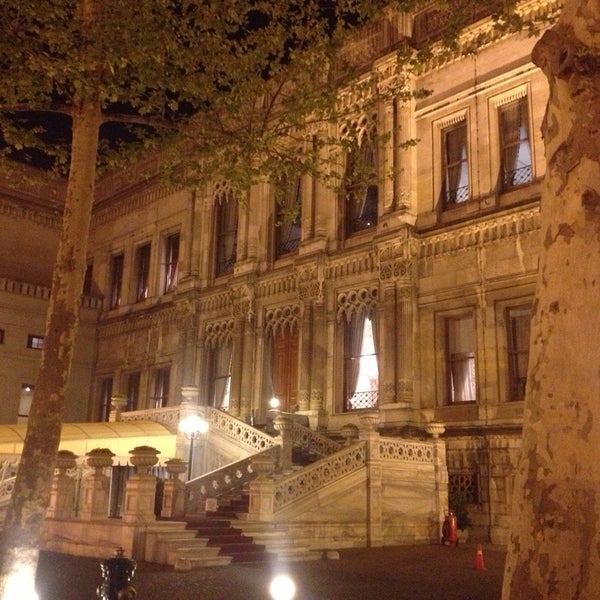 Photo taken at Çırağan Palace Kempinski Istanbul by Karar n. on 5/2/2013