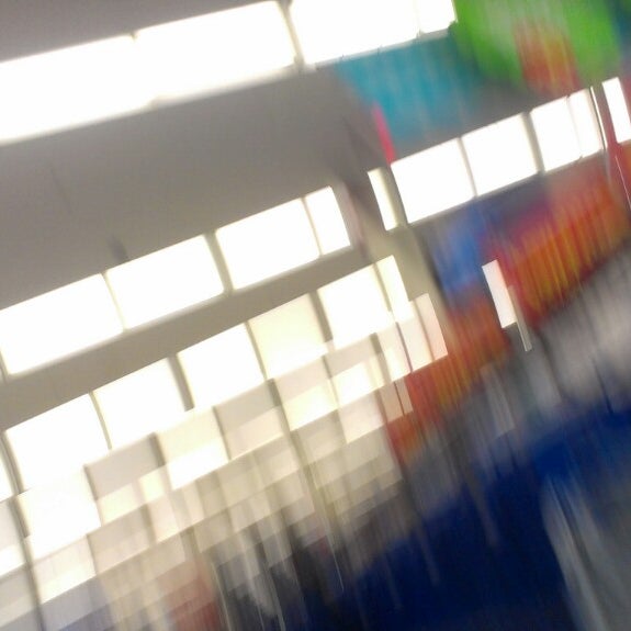 4/7/2013에 Marty I.님이 Walmart Supercentre에서 찍은 사진