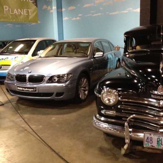 Foto tirada no(a) California Auto Museum por Jeff em 10/18/2012