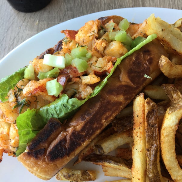 Hot Connecticut Lobster Roll!