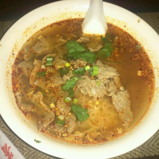 Снимок сделан в Blue Mint Thai &amp; Asian Cuisine пользователем Amanda A. 12/28/2012