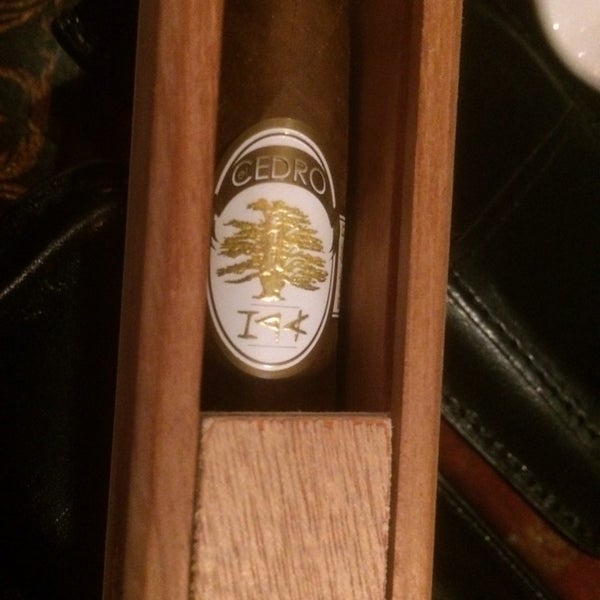 12/19/2013にEl Cedro CigarsがDavidoffで撮った写真
