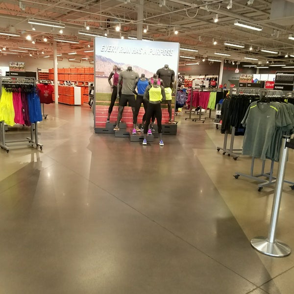 Nike Factory Store - 6 tips