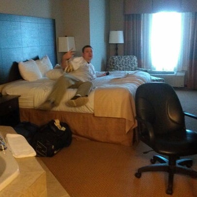Foto diambil di Holiday Inn &amp; Suites Green Bay Stadium, an IHG Hotel oleh Cor¡ J. pada 1/4/2013