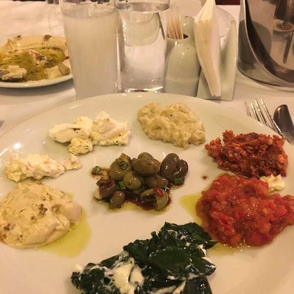 3/10/2017에 Özlem님이 Antakya Restaurant에서 찍은 사진