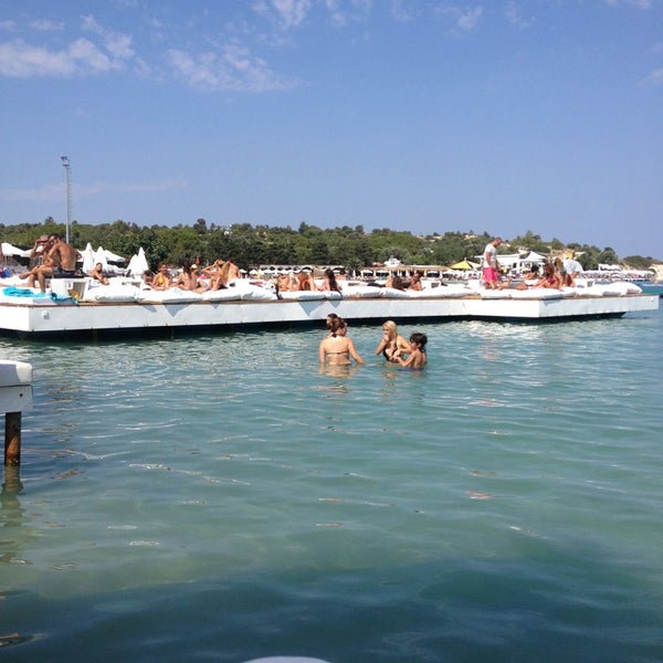 รูปภาพถ่ายที่ Sole&amp;Mare โดย Tuğaç เมื่อ 7/17/2013