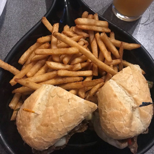 Benchwarmers Pub & Grill Sports Bar in La Grande