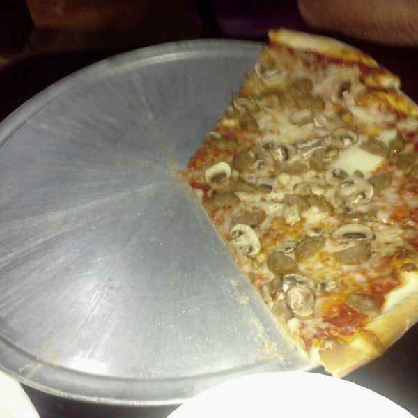 Photo taken at Hood Bar &amp; Pizza by David B. on 1/27/2013