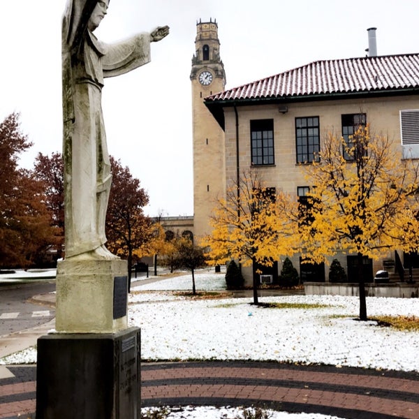 11/9/2018에 Gaith K.님이 University of Detroit Mercy에서 찍은 사진