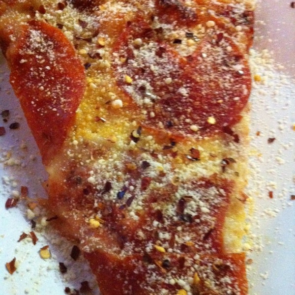 Foto diambil di The Pizza Bistro oleh Laurel A. pada 12/7/2013