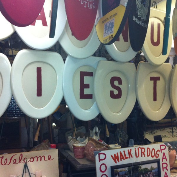 Barney Smith's Toilet Seat Art Museum (Now Closed) Art Gallery