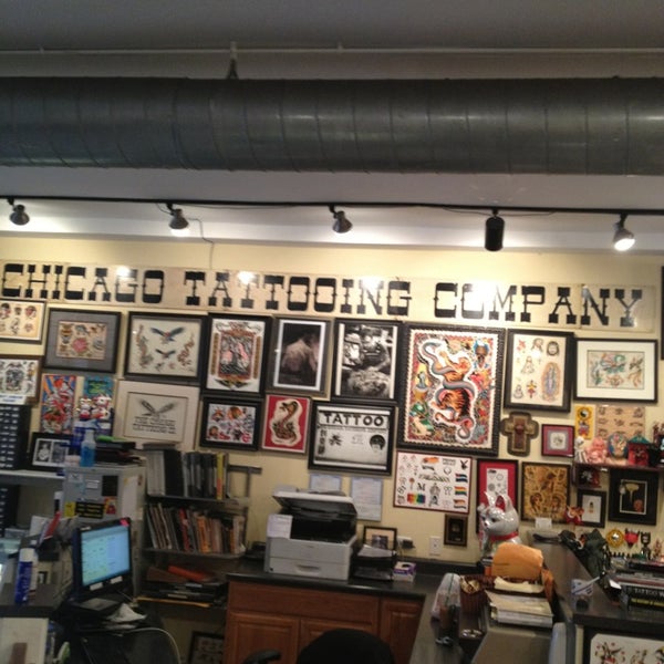 Foto scattata a The Chicago Tattoo and Piercing Co. da Allison A. il 1/23/2013
