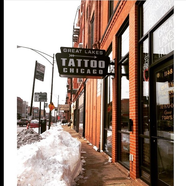 Das Foto wurde bei Great Lakes Tattoo von Allison A. am 2/3/2015 aufgenommen