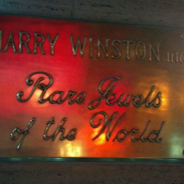 12/7/2012にKat W.がHarry Winstonで撮った写真