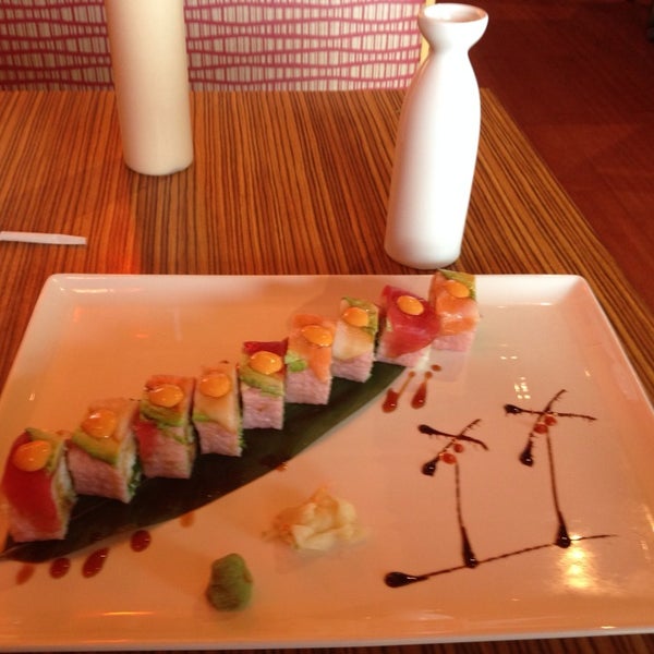 Foto tomada en Fancy Sushi and Grill  por Daniel R. el 4/5/2014
