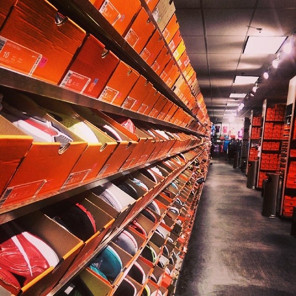 Nike Factory Store - 5 tips from 394 