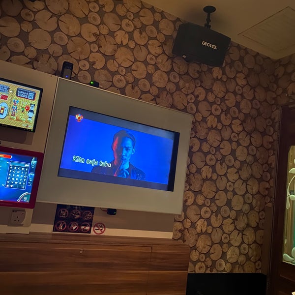 Red Box Karaoke Karaoke Bar