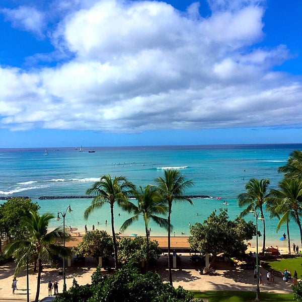 Foto tomada en Pacific Beach Hotel Waikiki  por Takumi O. el 12/29/2016