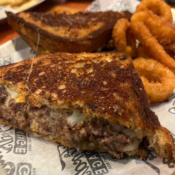 Delicious American standard burger and Patty Melt. The beef is very tender. Crispy onion rings and fries.