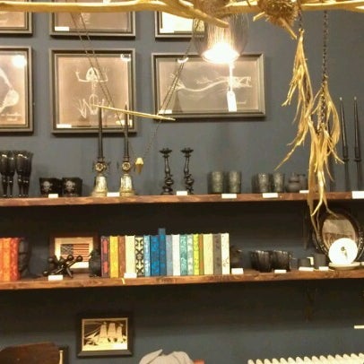 10/24/2012 tarihinde Grace A.ziyaretçi tarafından Michele Varian Shop'de çekilen fotoğraf