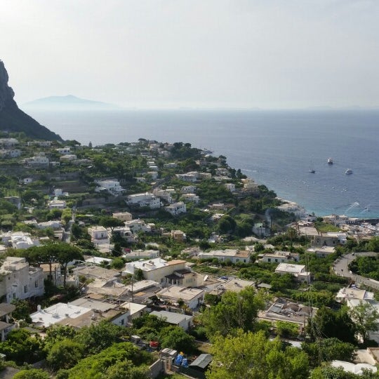 Foto tirada no(a) Capri Tiberio Palace por Nilay em 7/7/2014