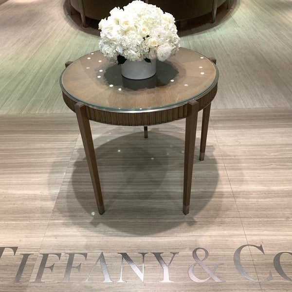 Photos At Tiffany Co 難波 54 Visitors