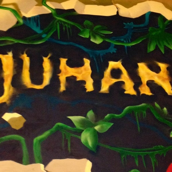 Джуманджи. Джуманджи пятигорск. Фотозона джуманджи. Дино парк детский развлекательный центр. Квест джуманджи волгоград.