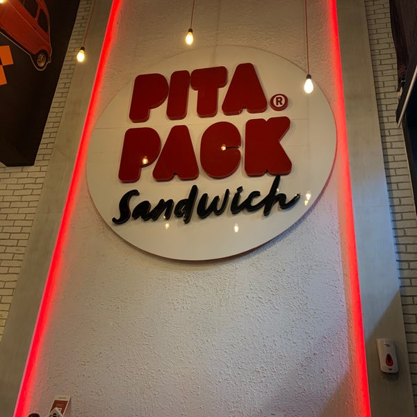 Снимок сделан в Pita Pack Sandwich пользователем SAM ✨ 10/8/2020