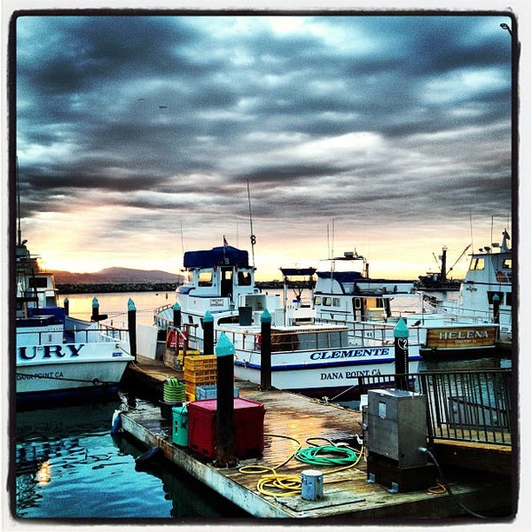 Снимок сделан в Dana Wharf Sportfishing пользователем Amy N. 11/16/2012